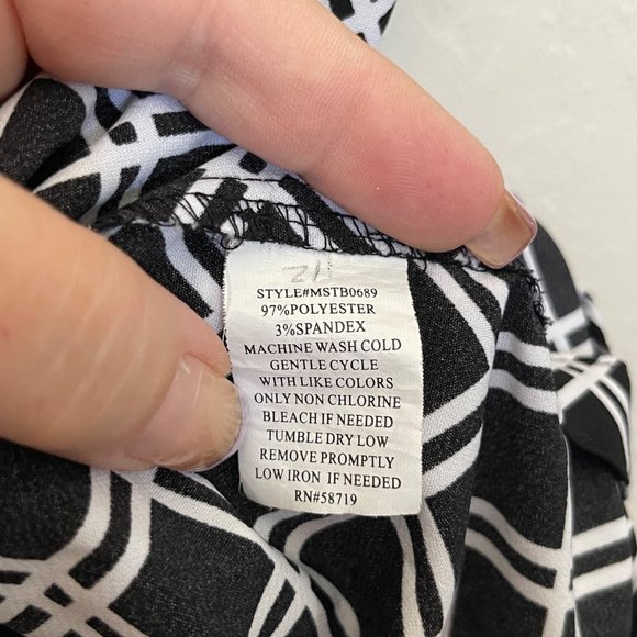 Notations Women's XL Sleeveless Black/White Geometric Print Button Front Blouse - Picture 7 of 7